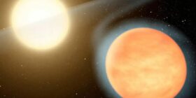 Planeta ‘oval’ em rota de colisão com sua estrela: O fim do WASP-12b?