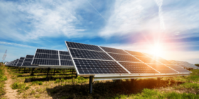 Fazendas solares gigantes podem levar chuva aos Emirados Árabes