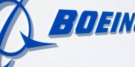 Em meio à crise, Boeing anuncia saída de CEO da empresa