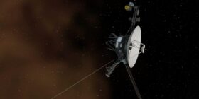 Sinal enviado a 24 bilhões de km da Terra pode resolver problema da Voyager 1