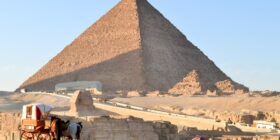 O que a Grande Pirâmide do Egito tem a ver com a velocidade da luz?