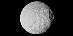 Origem de oceano subterrâneo descoberto em lua de Saturno pode ter sido revelada