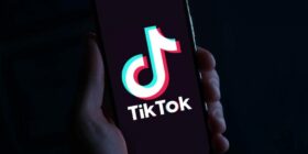TikTok vai fiscalizar e punir conteúdos impróprios