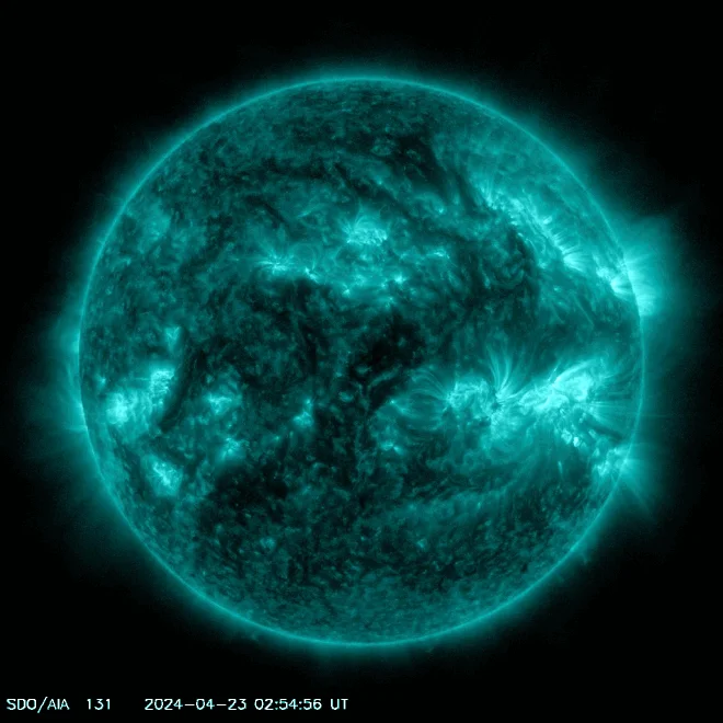 NASA registra quatro explosões solares em poucos minutos