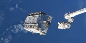 Pedaço de estação espacial cai em casa na Flórida; o que fazer nesse caso?
