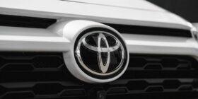 Toyota gastará R$ 7,1 bilhões em SUV elétrico de três fileiras