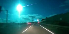 Veja imagens de meteoro que cruzou os céus de Portugal e Espanha neste sábado (18)