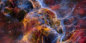 O que são supernovas e como elas afetam o espaço ao seu redor?