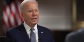 Joe Biden esquece nome do secretário de Defesa, chamando-o de ‘o negro’