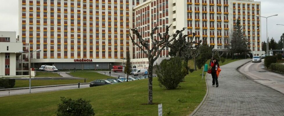 Hospitais da Universidade de Coimbra com estacionamento pago a partir de outubro