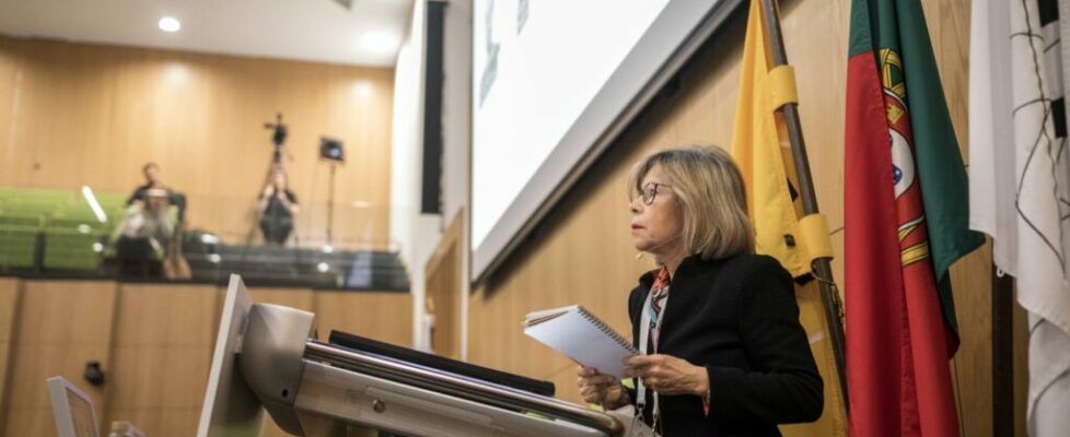 Ex-ministra da Saúde diz que “portugueses não sabem valorizar o SNS que têm”