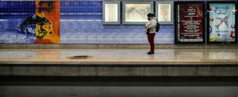 Metro de Lisboa: linha vermelha interrompida por avaria de comboio