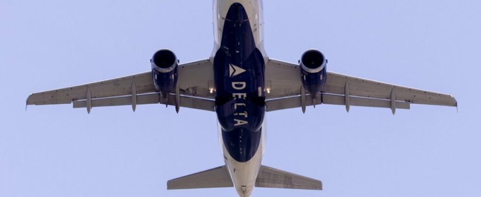 Colisão entre dois aviões da Delta no aeroporto mais movimentado do mundo