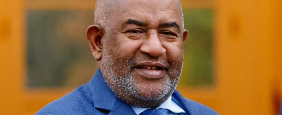 Presidente das Comoros sofre ferimentos ligeiros num ataque com uma faca