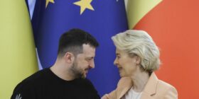 Von der Leyen chega à Ucrânia para prometer apoio quando UE prepara novo empréstimo