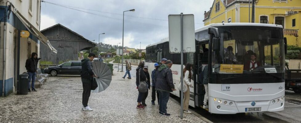 Motoristas dos Transportes Urbanos de Coimbra com 30, 40 e 50 dias de férias por gozar