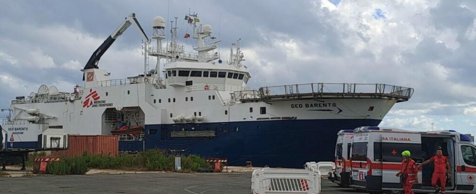 Justiça italiana suspende bloqueio de navio da Médicos Sem Fronteiras