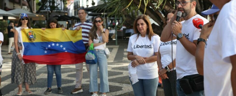 Venezuelanos manifestam-se no Funchal contra governo de Nicolás Maduro