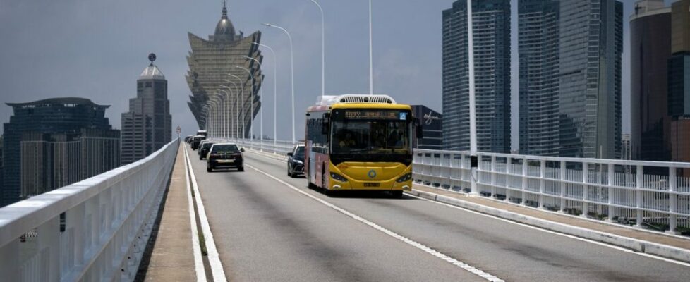 Ponte velha de Macau faz 50 anos e conta histórias de dragões e adivinhos