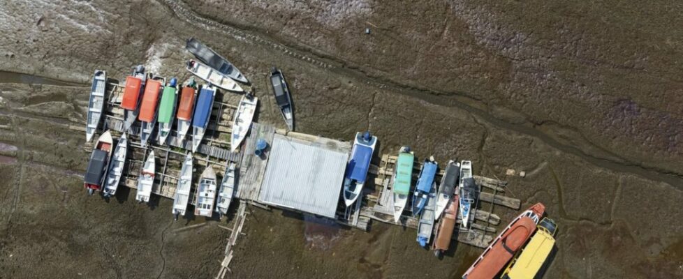 Seca reduz em 90% nível do rio Amazonas