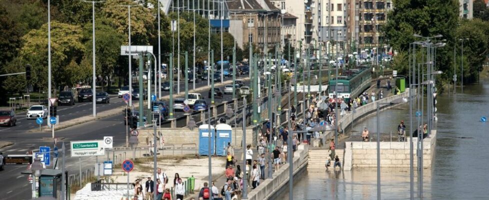 Nivel das águas do Danúbio começa a baixar após provocar inundações em Budapeste