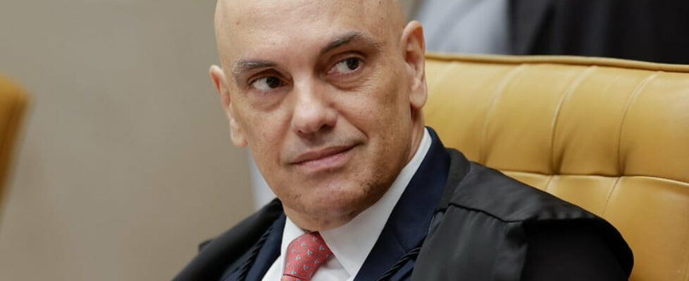 Vice-líder de Lula no Senado apoia impeachment de Moraes