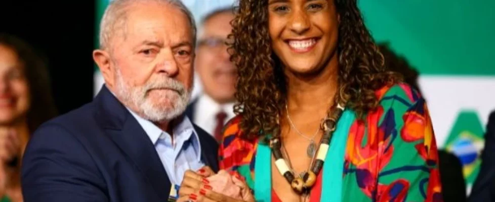 Lula concede férias a Anielle Franco depois de acusações de assédio contra Silvio Almeida