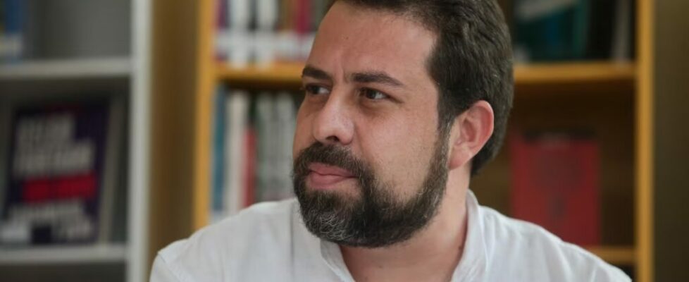 Boulos é multado em R$ 5 mil por propaganda eleitoral antecipada