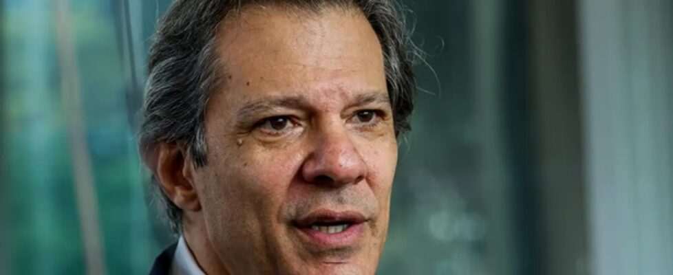 Haddad diz que economia brasileira precisa ‘sair dessa mania de produzir déficits’