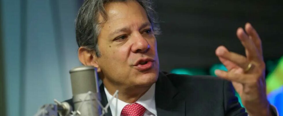 Haddad anuncia bloqueio de até 600 sites de bets