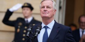 Um governo paritário, com 16 ministros, mas apenas um da esquerda: Michel Barnier já apresentou nomes para o executivo a Macron