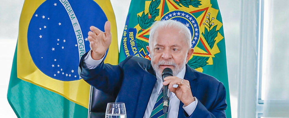 ‘Quero andar na Transnordestina antes do Natal’, diz Lula