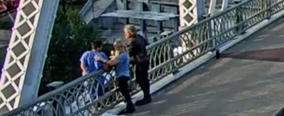 Jon Bon Jovi impede mulher de saltar de uma ponte em Nashville