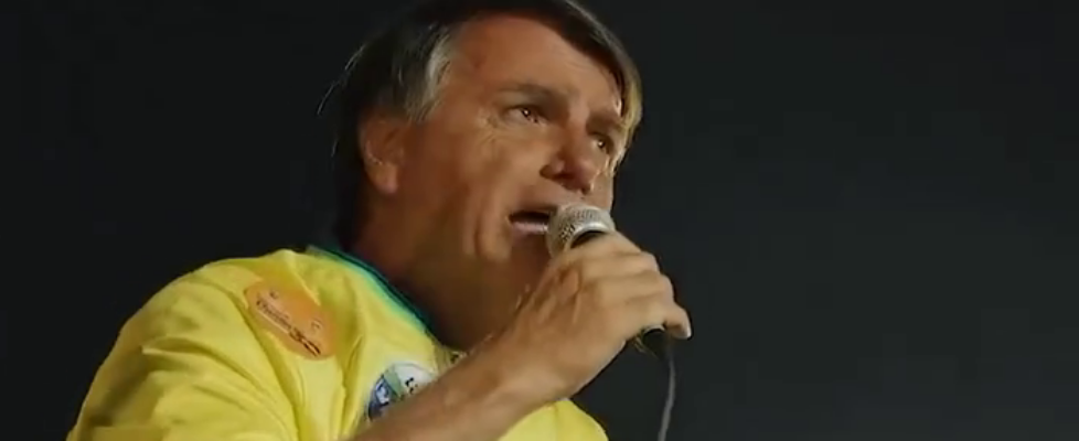 Bolsonaro chama Caiado de ‘covarde’ durante comício em Goiânia