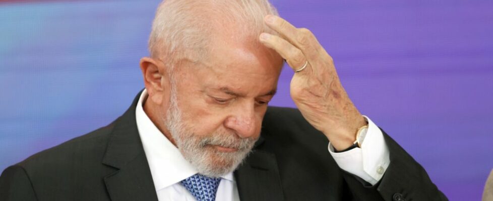 Lula sofre acidente doméstico e cancela viagem à Rússia