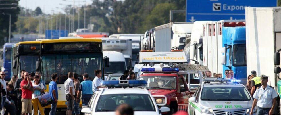 Reaberto trânsito da A28 na Ponte de Leça, em Matosinhos