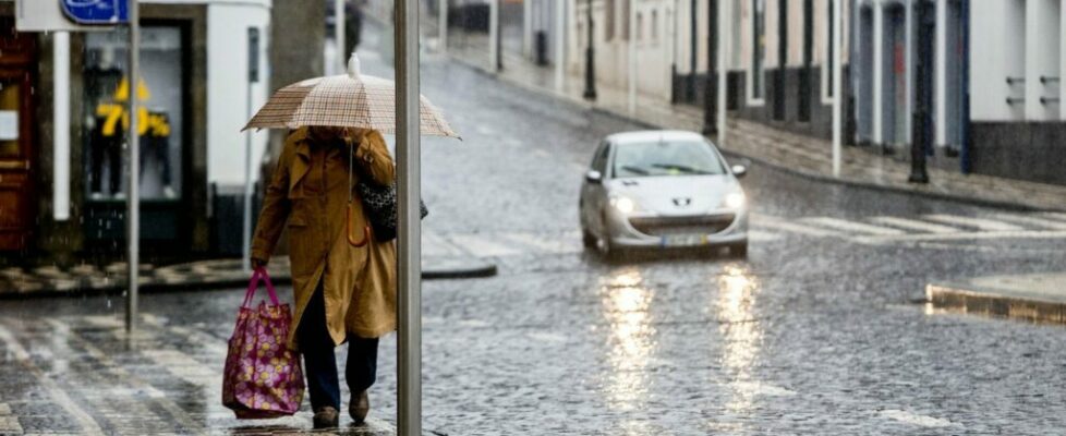 Chuva e trovoada. Todos os distritos do continente vão estar sob aviso a partir de sexta-feira