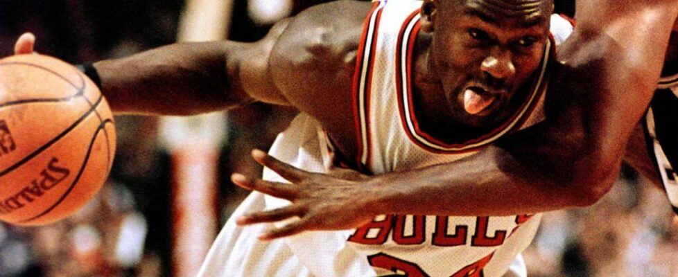 Camisola usada por Michael Jordan no campeonato de 1997 vai a leilão