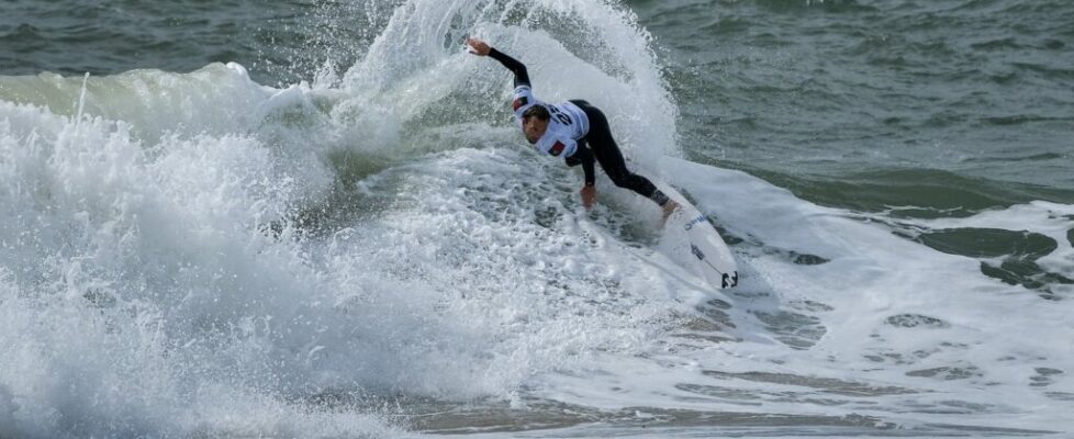 Afonso Antunes e Frederico Morais eliminados no Ericeira Pro de surf