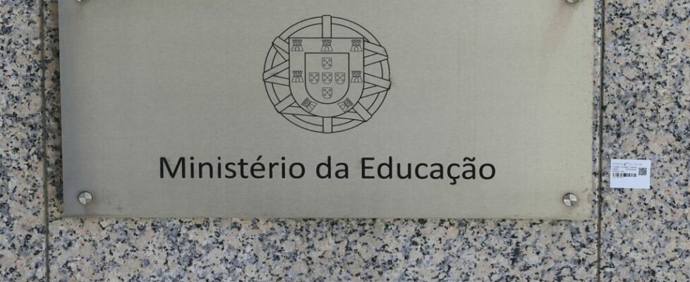 Governo vai reunir com municípios para avaliar transferência de competência na educação