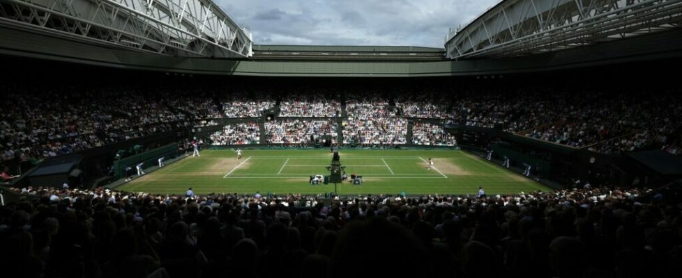 Torneio de ténis de Wimbledon substitui juízes de linha por sistema eletrónico