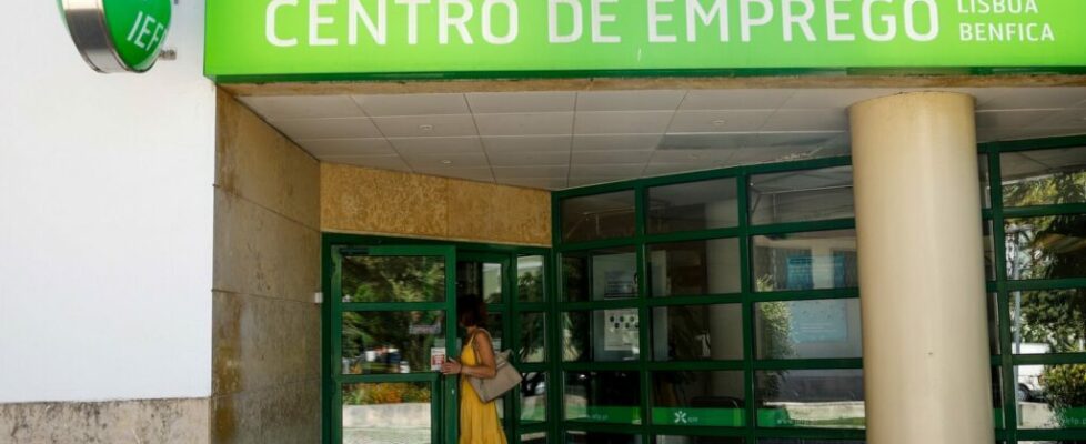 Desemprego nos 6,4% em agosto fica igual ao período homólogo e abaixo de julho