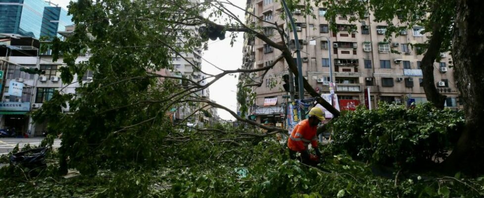 Passagem do tufão Krathon causou quatro mortos em Taiwan