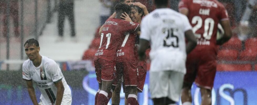 Gil Vicente regressa aos triunfos na I Liga ao vencer Estrela da Amadora por 3-0