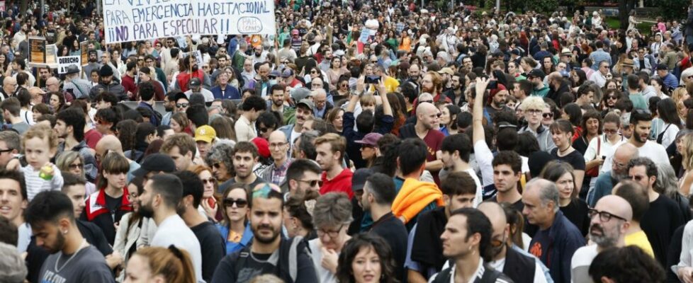 Manifestação pela redução das rendas leva milhares às ruas de Madrid