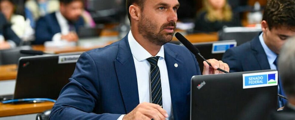 PL vai nomear Eduardo Bolsonaro como secretário de relações internacionais e institucionais