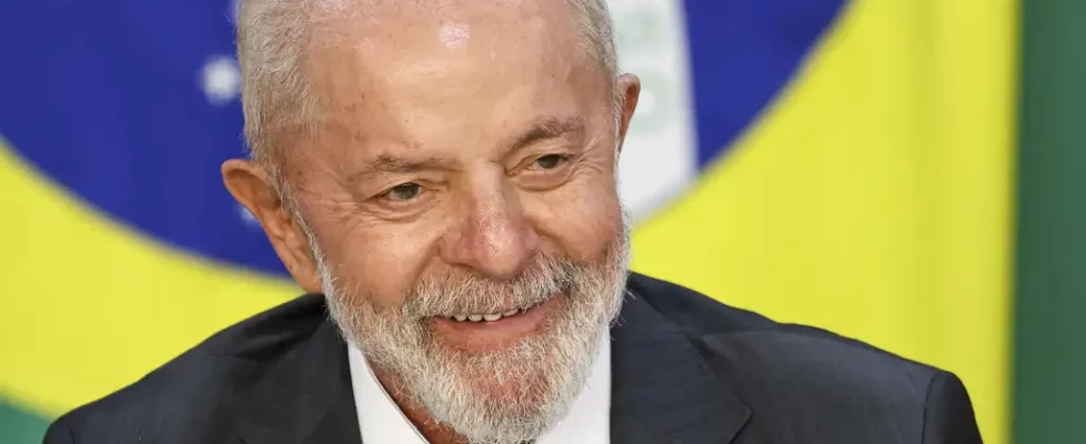 Lula cria imposto global para multinacionais