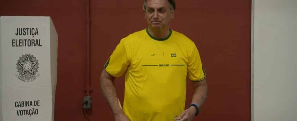 Bolsonaro acompanha votação em Goiânia