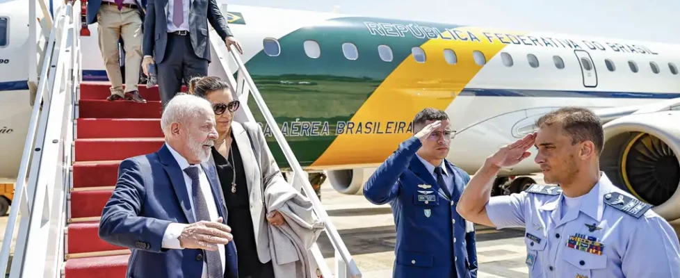 Piloto de Lula declarou situação de emergência depois de decolagem no México