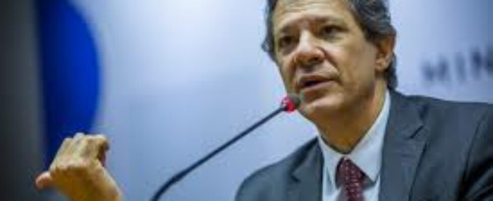 Corte de gastos não tem data para ocorrer, diz Haddad; dólar sobe e Ibovespa cai